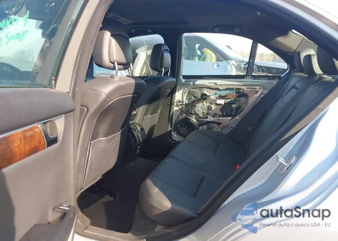 2014 Mercedes-Benz C 250 Sport z USA, uszkodzony, nr VIN WDDGF4HB2EA957389